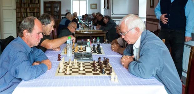 dr. Gosztolya Ferenc (jobbról) az első megyei szenior bajnok. (Fotó: Babák Zoltán)